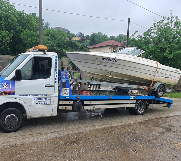 Šlep čamaca, glisera i skutera 3