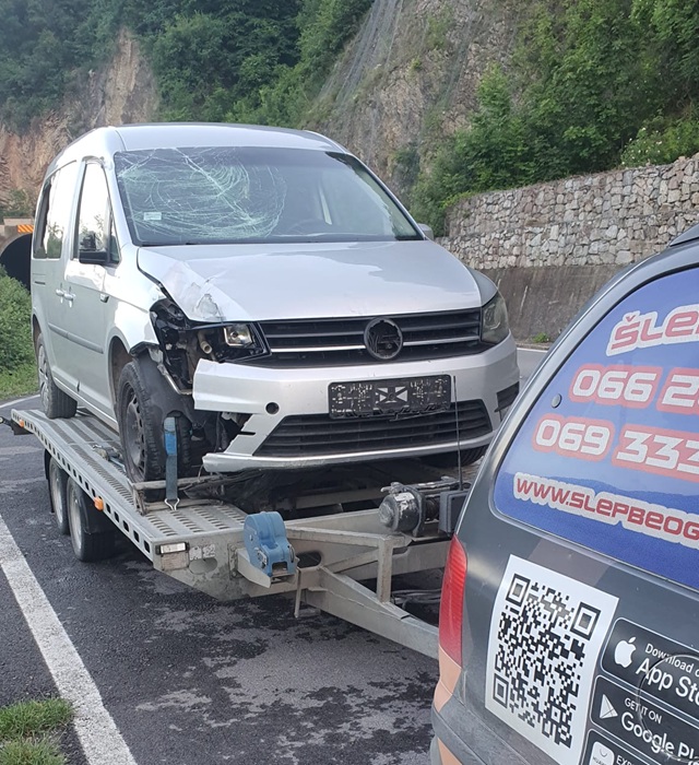 Šlep havarisanih vozila